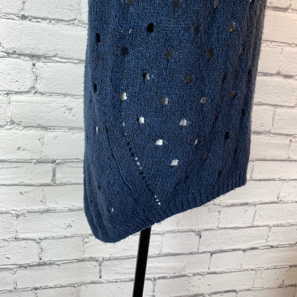 Maurice’s Womens Navy Blue Crochet Sweater Open Polka Dot Knot High Low Medium - Picture 12 of 12